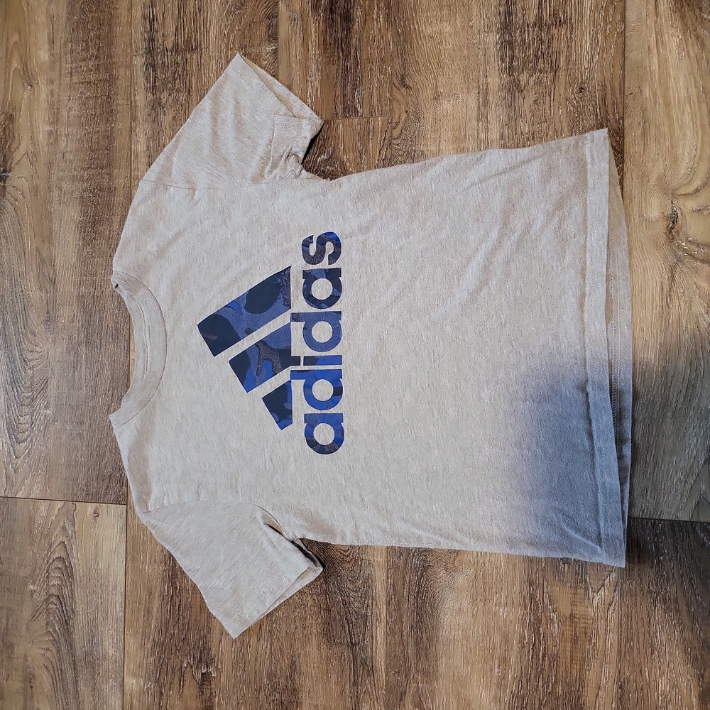 Adidas T-Shirt